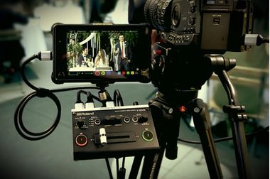 Roland V-02HD — мультиформатный видеомикшер