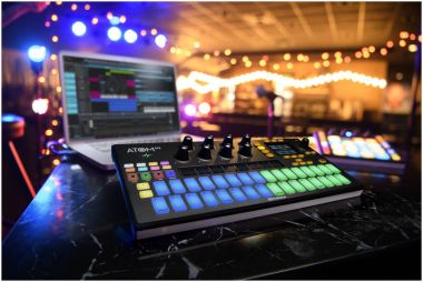 Универсальный USB MIDI-контроллер PreSonus ATOM SQ