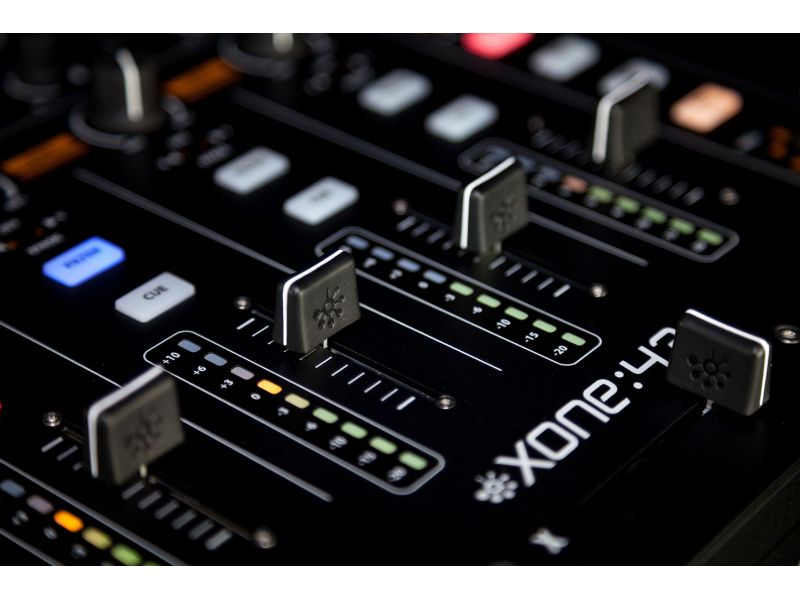 Купить Allen&Heath XONE 43 DJ микшерный пульт