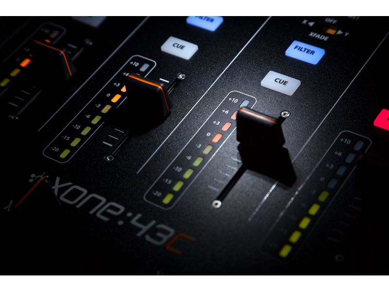 Купить Allen&Heath XONE 43C DJ микшерный пульт со звуковой картой