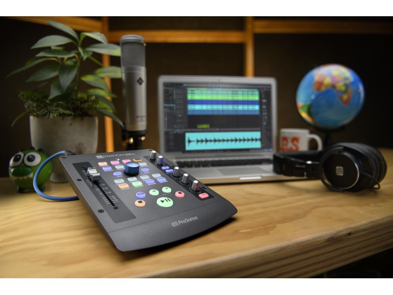 Купить PreSonus ioStation 24c USB-аудиоинтерфейс с контроллером
