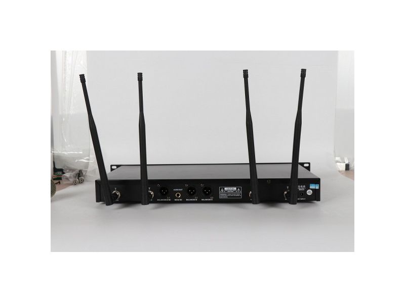 Купить Biema K8003 Радиосистема с двумя ручными передатчиками