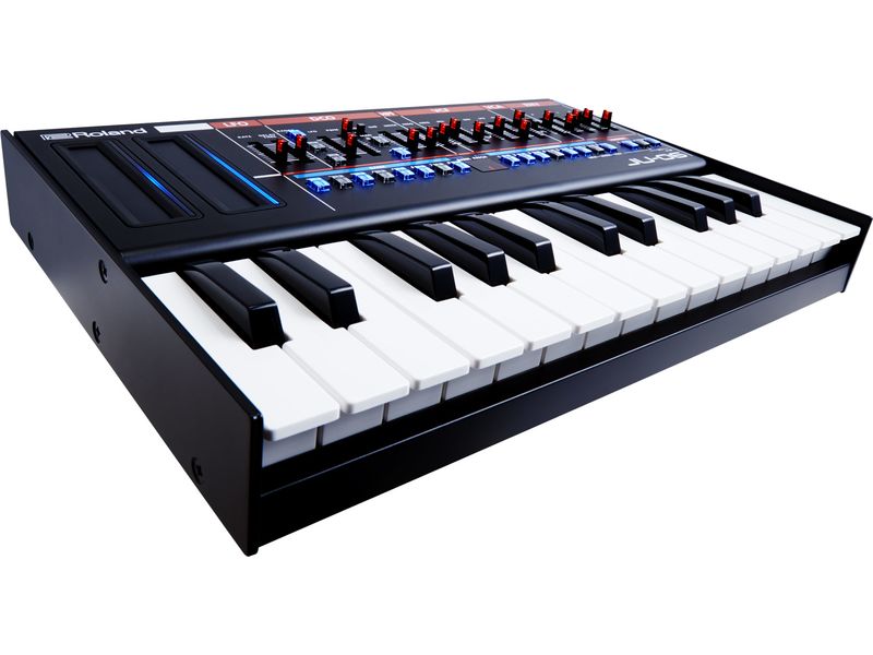Купить Roland JU-06A Синтезаторный модуль Boutique