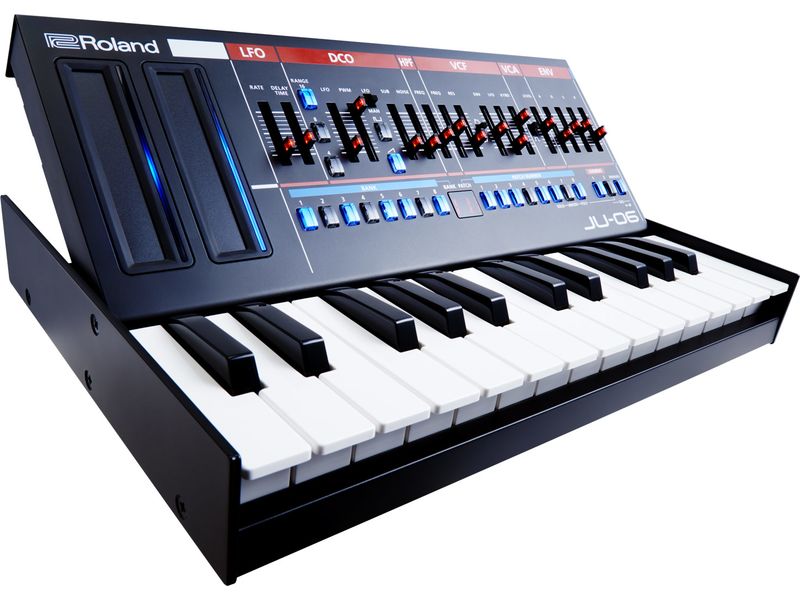 Купить Roland JU-06A Синтезаторный модуль Boutique