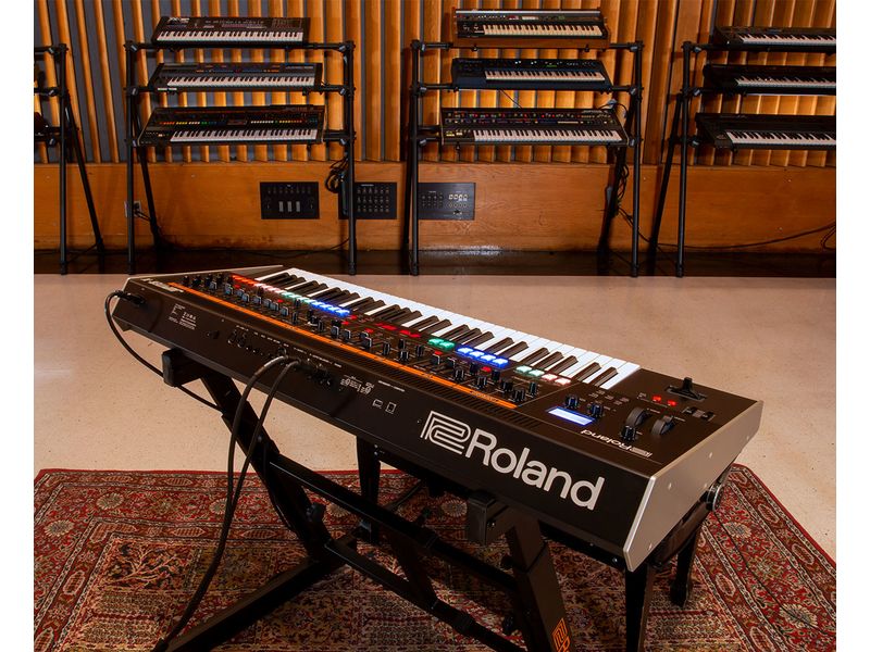 Купить Roland JUPITER-X Рабочая станция-синтезатор